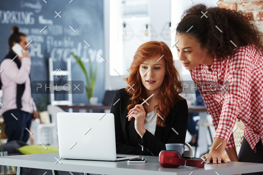 demo-attachment-77-freelancers-in-coworking-office-PLWRW2J